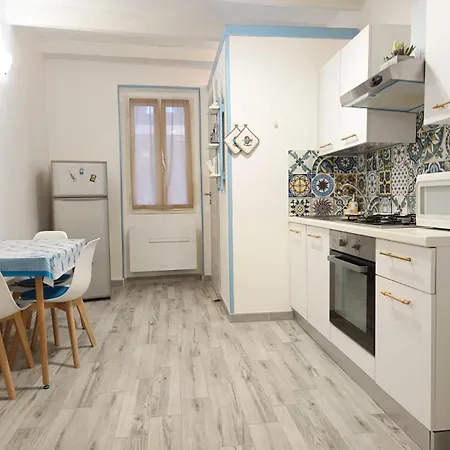 Escape To Apartment *